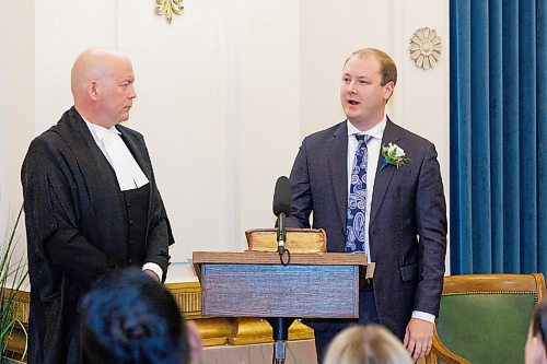 MIKE DEAL / WINNIPEG FREE PRESS
Grant Jackson is sworn in.
PC Leader Heather Stefanson, PC Caucus Chair Ron Schuler and all other 20 PC MLA-elects attend Room 200 in the Manitoba Legislative building for the swearing in ceremony for PC MLAs.
231023 - Monday, October 23, 2023.