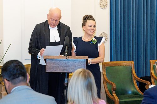 MIKE DEAL / WINNIPEG FREE PRESS
Jodie Byram is sworn in.
PC Leader Heather Stefanson, PC Caucus Chair Ron Schuler and all other 20 PC MLA-elects attend Room 200 in the Manitoba Legislative building for the swearing in ceremony for PC MLAs.
231023 - Monday, October 23, 2023.