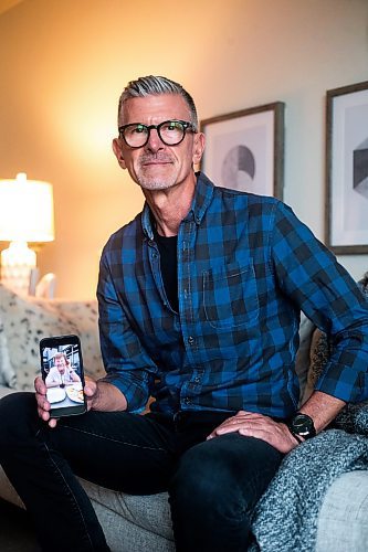 MIKAELA MACKENZIE / WINNIPEG FREE PRESS

Alan Gorlick, whose elderly mother was treated in the hallways at Grace Hospital for a week as she waited for a geriatric bed, on Wednesday, Oct. 25, 2023. For Tyler story.
Winnipeg Free Press 2023.