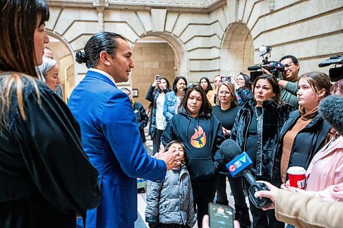 MIKAELA MACKENZIE / WINNIPEG FREE PRESS

Premier Wab Kinew and fellow NDP ministers publicly apologize to family members of Morgan Harris and Marcedes Myran, chief Kyra Wilson, and chief Kathy Merrick before meeting to discuss a landfill search at the Manitoba Legislative Building on Thursday, Oct. 26, 2023. For Chris story.
Winnipeg Free Press 2023.