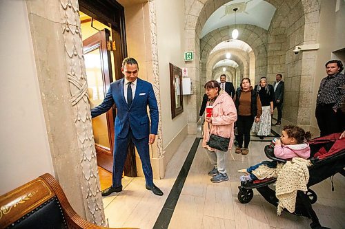 MIKAELA MACKENZIE / WINNIPEG FREE PRESS

Premier Wab Kinew ushers family members of Morgan Harris and Marcedes Myran, chief Kyra Wilson, and chief Kathy Merrick into his office at the Manitoba Legislative Building on Thursday, Oct. 26, 2023. For Chris story.
Winnipeg Free Press 2023.