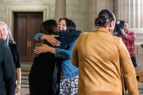 MIKAELA MACKENZIE / WINNIPEG FREE PRESS

Chief Kathy Merrick hugs minister Bernadette Smith after speaking to the media about a meeting with the premier at the Manitoba Legislative Building on Thursday, Oct. 26, 2023. For Chris story.
Winnipeg Free Press 2023.