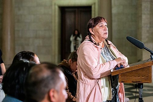 MIKAELA MACKENZIE / WINNIPEG FREE PRESS

Donna Bartlett, family member of Marcedes Myran, speaks to the media after meeting with the premier at the Manitoba Legislative Building on Thursday, Oct. 26, 2023. For Chris story.
Winnipeg Free Press 2023.