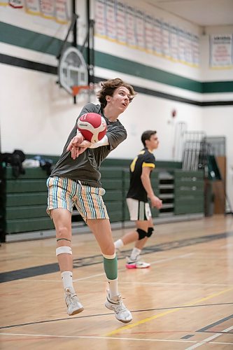 BROOK JONES / WINNIPEG FREE PRESS
The Institut Coll&#xe9;gial Vincent Massey Collegaite Trojans varsity boys volleyball team is undefeated as of Oct. 26. Pictured: Grade 12 player Keon Torz bumping a volleyball during a team practice at the school's gym in Winnipeg, Man., Thursday, Oct. 26. 2023.