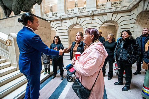 MIKAELA MACKENZIE / WINNIPEG FREE PRESS

Premier Wab Kinew shakes hands with Jordan Myran (sister of Marcedes Myran) before meeting with families of Morgan Harris and Marcedes Myran and Indigenous leadership at the Manitoba Legislative Building on Thursday, Oct. 26, 2023. For Chris story.
Winnipeg Free Press 2023.