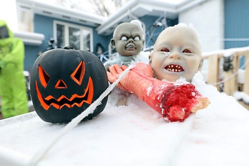 One of the many scary Halloween displays outside Carla and Mike Mitchell's home at 29 Cedar Bay in Brandon. (Matt Goerzen/The Brandon Sun)