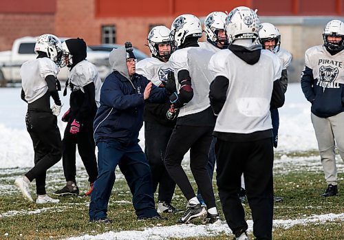JOHN WOODS / WINNIPEG FREE PRESS
Grant Park high school coach Doug Kovacs works with his team practices for their playoff game in Winnipeg Tuesday, October  31, 2023. 

Reporter: josh