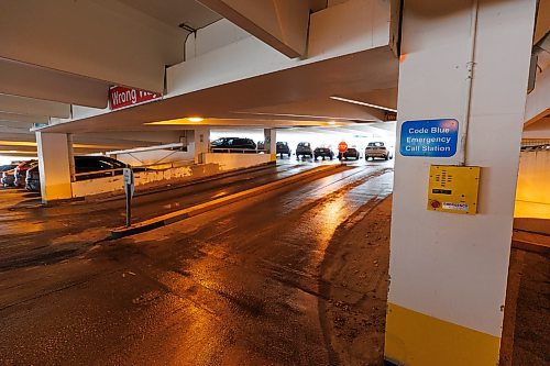 MIKE DEAL / WINNIPEG FREE PRESS
Emergency panic buttons are on each level of the parkade at 95 Tecumseh Street.
For a story on parkade safety at the Health Sciences Centre.
See Tyler Searle story
231102 - Thursday, November 02, 2023.