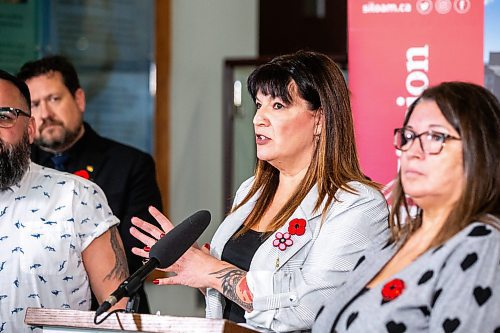 MIKAELA MACKENZIE / WINNIPEG FREE PRESS

Housing, Addictions and Homelessness Minister Bernadette Smith speaks at a re-announcement of funding for expanded (daytime) shelter hours during a press conference at Siloam Mission on Thursday, Nov. 2, 2023. For Katie May story.
Winnipeg Free Press 2023.