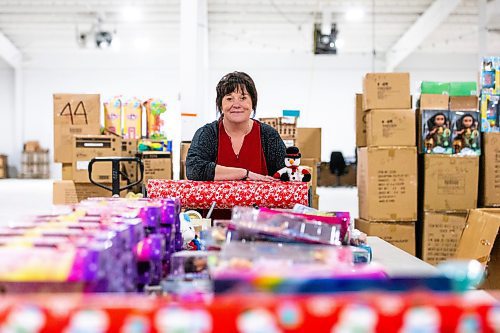 MIKAELA MACKENZIE / WINNIPEG FREE PRESS

Shawna Bell, executive director, at the Christmas Cheer Board headquarters on Thursday, Nov. 2, 2023. They are opening the phone lines tomorrow (the earliest they ever have) in anticipation of a greater need for hampers this year. For Kevin story.
Winnipeg Free Press 2023.