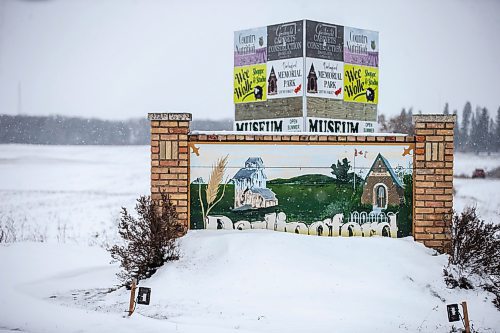 MIKAELA MACKENZIE / WINNIPEG FREE PRESS

The town sign for Darlingford, Manitoba on Monday, Oct. 30, 2023. For Jen story.
Winnipeg Free Press 2023.