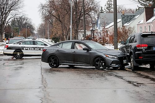 JOHN WOODS / WINNIPEG FREE PRESS
Police investigate a scene on Parkview St at Portage Avenue in Winnipeg Sunday, November 5, 2023. Police were called to a shooting at 1:00 Sunday morning.

Reporter: tyler