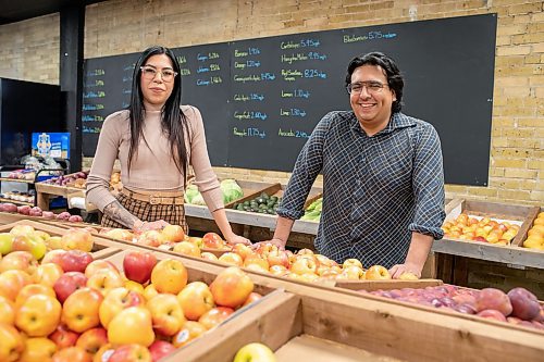 BROOK JONES / WINNIPEG FREE PRESS
The Ashdown Market, a grocery store that opened in the Exchange District in May 2023, is becoming bigger through a new partnership with Federate Cooperative Limited. Pictured: Ashdown Market co-owners Marley Mecas (left), 25, and Josh Giesbrecht, 32, at 171 Bannayne Ave., in Winnipeg, Man., Tuesday, Nov. 7, 2023.