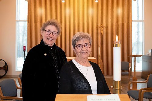 BROOK JONES / WINNIPEG FREE PRESS
After 60 years located on 74 acres in the RM of West St. Paul, St. Benedict's Monastery has moved to its new location at 419 Youville St., in St. Boniface. Pictured: Sister Dorothy Levandosky (left), who is the canonical administrator of St. Benedict's Monastery and Sister Mary Coswin, stand inside the chapel at the monastery in Winnipeg, Man., Tuesday, Nov. 7, 2023.