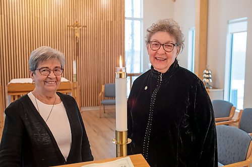 BROOK JONES / WINNIPEG FREE PRESS
After 60 years located on 74 acres in the RM of West St. Paul, St. Benedict's Monastery has moved to its new location at 419 Youville St., in St. Boniface. Pictured: Sister Mary Coswin (left) and Sister Dorothy Levandosky, who is the canonical administrator of St. Benedict's Monastery, stand inside the chapel at the monastery in Winnipeg, Man., Tuesday, Nov. 7, 2023.