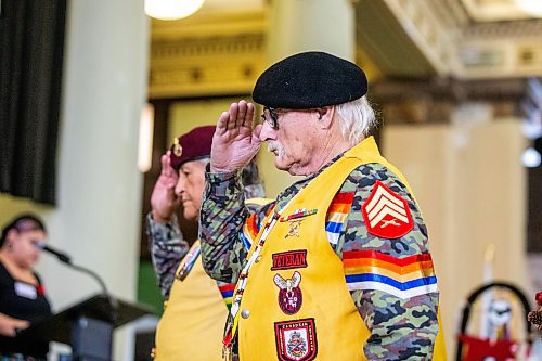 MIKAELA MACKENZIE / WINNIPEG FREE PRESS

Bill Greenwalt salutes at the 27th Annual Indigenous Veterans&#x560;Day Ceremony at Neeginan Centre on Wednesday, Nov. 8, 2023. For Erik story.
Winnipeg Free Press 2023.