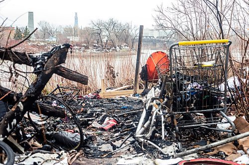 MIKAELA MACKENZIE / WINNIPEG FREE PRESS

An encampment at Fort Douglas Park on Wednesday, Nov. 8, 2023. A resident said that this fire was set intentionally, and was not for warmth. For Malak story.
Winnipeg Free Press 2023.