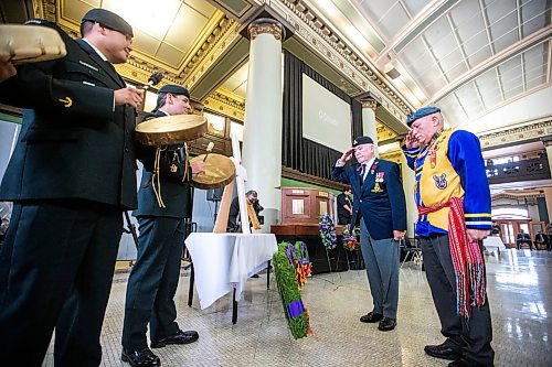 MIKAELA MACKENZIE / WINNIPEG FREE PRESS

Denis Lamirande (left) and Devin Beaudry salute after laying a wreath at the 27th Annual Indigenous Veterans&#x560;Day Ceremony at Neeginan Centre on Wednesday, Nov. 8, 2023. For Erik story.
Winnipeg Free Press 2023.