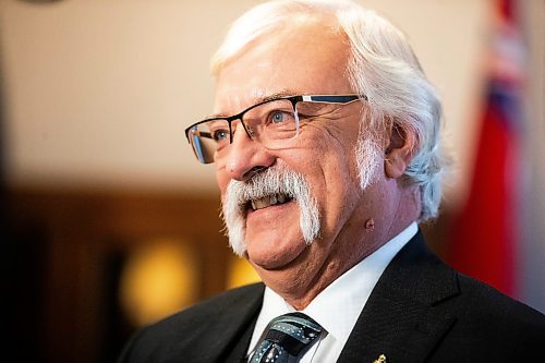 MIKAELA MACKENZIE / WINNIPEG FREE PRESS

Freshly acclaimed house speaker Tom Lindsey speaks to the media in his new office at the Manitoba Legislative Building on Thursday, Nov. 9, 2023. For Carol story.
Winnipeg Free Press 2023.