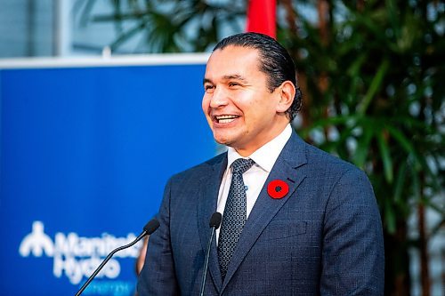 MIKAELA MACKENZIE / WINNIPEG FREE PRESS

Premier Wab Kinew speaks at a federal funding announcement at Manitoba Hydro on Thursday, Nov. 9, 2023. For Danielle story.
Winnipeg Free Press 2023.