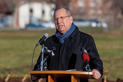 MIKE DEAL / WINNIPEG FREE PRESS
E.J. Fontaine, Chief of Sagkeeng First Nation, speaks during the ceremony.
A ground breaking ceremony takes place in the Naawi-Oodena Urban Economic Development Zone, on the former Kapyong Barracks lands, Monday morning. Attended by federal MP Ben Carr, Premier Wab Kinew, Winnipeg Mayor Scott Gillingham, Chief Gordon BlueSky, Chief E.J. Fontaine, Grand Chief Cathy Merrick, Grand Chief Jerry Daniels, and Chief Sheldon Kent, along with many other dignitaries and guests.
231113 - Monday, November 13, 2023.