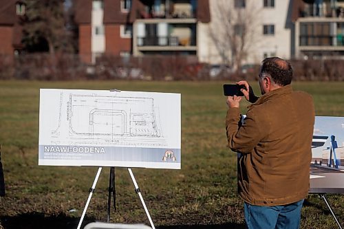 MIKE DEAL / WINNIPEG FREE PRESS
People take photos and examine the layout for the Naawi-Oodena’s Block A, on the Northeast corner of Kenaston Blvd. and Taylor Avenue, which will be the first area to be developed.
A ground breaking ceremony takes place in the Naawi-Oodena Urban Economic Development Zone, on the former Kapyong Barracks lands, Monday morning. Attended by federal MP Ben Carr, Premier Wab Kinew, Winnipeg Mayor Scott Gillingham, Chief Gordon BlueSky, Chief E.J. Fontaine, Grand Chief Cathy Merrick, Grand Chief Jerry Daniels, and Chief Sheldon Kent, along with many other dignitaries and guests.
231113 - Monday, November 13, 2023.