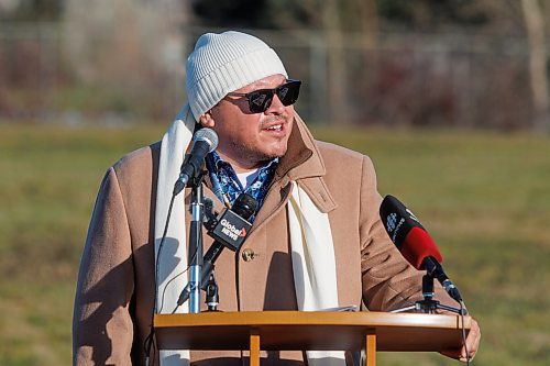 MIKE DEAL / WINNIPEG FREE PRESS
Jerry Daniels, Grand Chief of the Southern Chiefs' Organization (SCO), speaks during the ceremony.
A ground breaking ceremony takes place in the Naawi-Oodena Urban Economic Development Zone, on the former Kapyong Barracks lands, Monday morning. Attended by federal MP Ben Carr, Premier Wab Kinew, Winnipeg Mayor Scott Gillingham, Chief Gordon BlueSky, Chief E.J. Fontaine, Grand Chief Cathy Merrick, Grand Chief Jerry Daniels, and Chief Sheldon Kent, along with many other dignitaries and guests.
231113 - Monday, November 13, 2023.