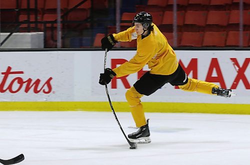 Brandon Wheat Kings rookie forward Carter Klippenstein, shown bending his stick as he takes a shot at practice at Westoba Place on Tuesday, said he expects the very best from the Edmonton Oil Kings and Medicine Hat Tigers this weekend. (Perry Bergson/The Brandon Sun)
Nov. 14, 2023