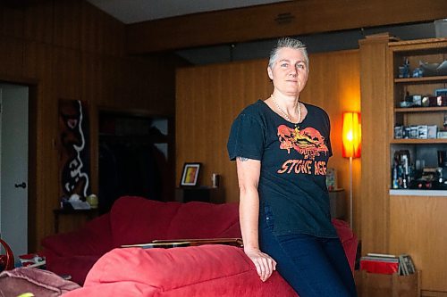 MIKAELA MACKENZIE / WINNIPEG FREE PRESS

Jolyn Hoogstraten, who is vocal about her experience with perimenopause (and advocates for a more open dialogue on women&#x2019;s health), in her home on Tuesday, Nov. 14, 2023. For AV story.
Winnipeg Free Press 2023.