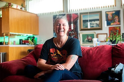 MIKAELA MACKENZIE / WINNIPEG FREE PRESS

Jolyn Hoogstraten, who is vocal about her experience with perimenopause (and advocates for a more open dialogue on women&#x2019;s health), in her home on Tuesday, Nov. 14, 2023. For AV story.
Winnipeg Free Press 2023.