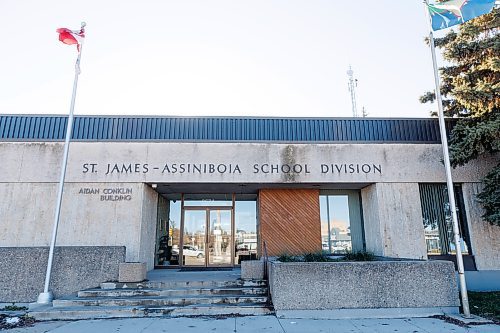 MIKE DEAL / WINNIPEG FREE PRESS
St. James - Assiniboia School Division Office at 2574 Portage Avenue.
231115 - Wednesday, November 15, 2023.