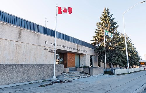 MIKE DEAL / WINNIPEG FREE PRESS
St. James - Assiniboia School Division Office at 2574 Portage Avenue.
231115 - Wednesday, November 15, 2023.