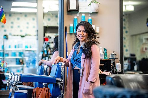 MIKAELA MACKENZIE / WINNIPEG FREE PRESS

Golda Ferrer poses for a photo at her work (a hair salon) on Wednesday, Nov. 15, 2023. A change in her memory was one of the first signs of perimenopause for Ferrer. For AV story.
Winnipeg Free Press 2023.