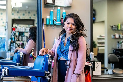 MIKAELA MACKENZIE / WINNIPEG FREE PRESS

Golda Ferrer poses for a photo at her work (a hair salon) on Wednesday, Nov. 15, 2023. A change in her memory was one of the first signs of perimenopause for Ferrer. For AV story.
Winnipeg Free Press 2023.