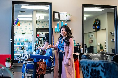 MIKAELA MACKENZIE / WINNIPEG FREE PRESS

Golda Ferrer poses for a photo at her work (a hair salon) on Wednesday, Nov. 15, 2023. A change in her memory was one of the first signs of perimenopause for Ferrer. For AV story.
Winnipeg Free Press 2023.