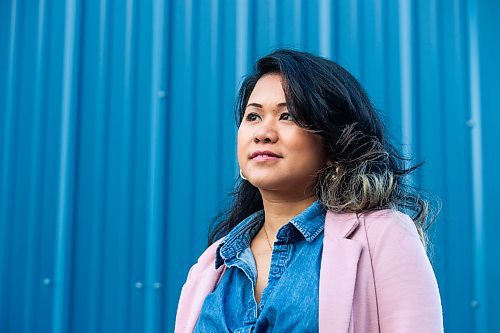 MIKAELA MACKENZIE / WINNIPEG FREE PRESS

Golda Ferrer poses for a photo at her work (a hair salon) on Wednesday, Nov. 15, 2023. A change in her memory was one of the first signs of perimenopause for Ferrer. For AV story.
Winnipeg Free Press 2023.