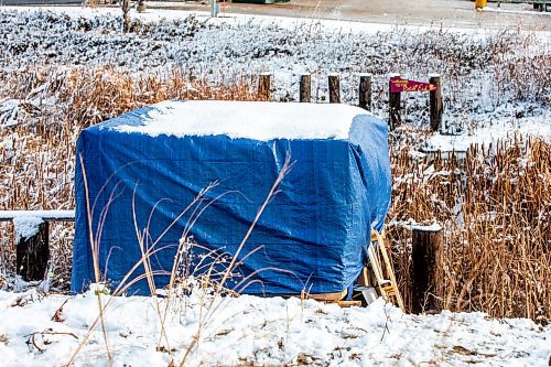 MIKAELA MACKENZIE / WINNIPEG FREE PRESS

Bill Pchajek&#x573; shack beside Omand&#x573; Creek on Thursday, Nov. 16, 2023. For Tyler story.
Winnipeg Free Press 2023.