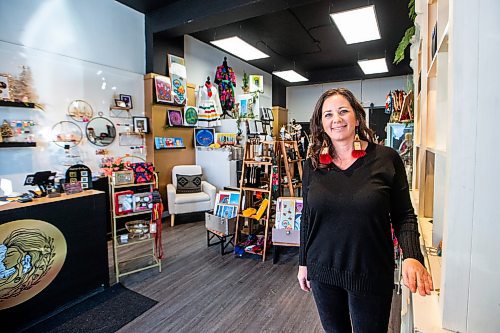 MIKAELA MACKENZIE / WINNIPEG FREE PRESS

Shauna Fontaine, owner of Anishinaabe Girl, in the new store (which features the work of many Indigenous makers) on Lilac Street on Thursday, Nov. 16, 2023. For Gabby story.
Winnipeg Free Press 2023.