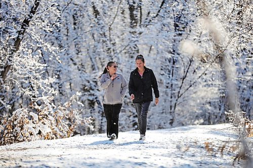 RUTH BONNEVILLE / WINNIPEG FREE PRESS

Weather STDUP 

Longtime friends and co-workers, Sherri Monita (grey sweatshirt) and Julie Brunner enjoy the winter-wonderland surroundings as catch-up while walking along the Red-Wing Trail at Selkirk Park Thursday afternoon.  


Nov 16th,, 2023