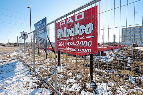 RUTH BONNEVILLE / WINNIPEG FREE PRESS

Biz Shindico

Shindico onstruction site, Grant park pavilions,  along Taylor Ave. (1100 Taylor)

For story on booming development projects in the city. 
Nov 17th,, 2023