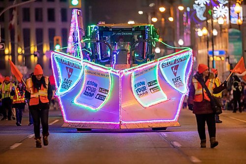 BROOK JONES / WINNIPEG FREE PRESS
The City of Winnipeg features a number of floats in the Manitoba Hydro Santa Claus Parade in Winnipeg, Man., Saturday, Nov. 18, 2023. The Santa Claus parade has run annually in Winnipeg since the former Eaton&#x2019;s department store organized the first one in 1909.