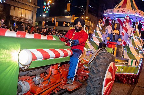 BROOK JONES / WINNIPEG FREE PRESS
Manitoba Hydro featuring a number of floats in the Manitoba Hydro Santa Claus Parade in Winnipeg, Man., Saturday, Nov. 18, 2023. The Santa Claus parade has run annually in Winnipeg since the former Eaton&#x2019;s department store organized the first one in 1909.