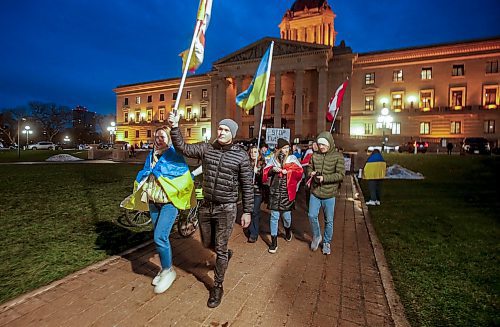 JOHN WOODS / WINNIPEG FREE PRESS
Ukraine Resistance Winnipeg and supporters gather for a rally at the legislature in Winnipeg Monday, November  20, 2023. 

Reporter: ?