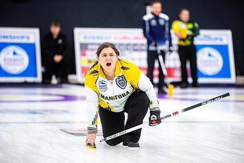 MIKAELA MACKENZIE / WINNIPEG FREE PRESS

Kara Balshaw with Team Manitoba plays against Alberta in the Canadian Club Curling Championships at the Assiniboine Memorial Club on Tuesday, Nov. 21, 2023.  For sports story.
Winnipeg Free Press 2023.