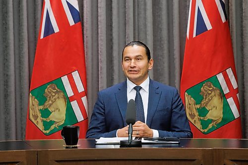 MIKE DEAL / WINNIPEG FREE PRESS
Premier Wab Kinew talks to the media prior to the Speech from the Throne that takes place later in the afternoon.
231121 - Tuesday, November 21, 2023.