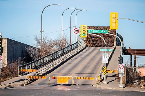 MIKAELA MACKENZIE / WINNIPEG FREE PRESS

The Arlington Street Bridge, which has been indefinitely closed after a bridge condition assessment, on Tuesday, Nov. 21, 2023. 
Winnipeg Free Press 2023.
