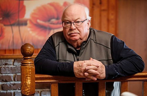 JOHN WOODS / WINNIPEG FREE PRESS
Dennis Popkes, who had his myMTS email account hacked and had $11,000 stolen from his accounts last year, is photographed in his home in Winnipeg Tuesday, November  21, 2023. 

Reporter: Kevin