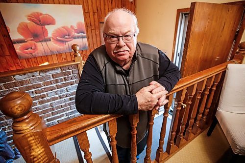 JOHN WOODS / WINNIPEG FREE PRESS
Dennis Popkes, who had his myMTS email account hacked and had $11,000 stolen from his accounts last year, is photographed in his home in Winnipeg Tuesday, November  21, 2023. 

Reporter: Kevin