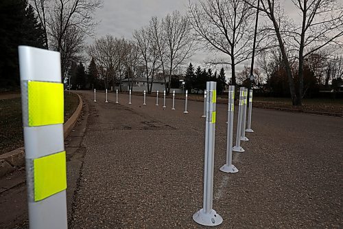 22112023
Delineators are part of the City of Brandon&#x2019;s new traffic calming measures on Durum Drive at Neepawa Drive. (Tim Smith/The Brandon Sun)