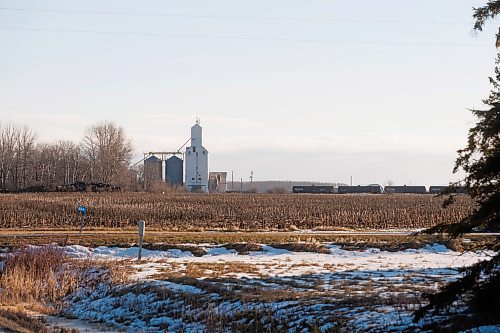 MIKE DEAL / WINNIPEG FREE PRESS
Scoular Grain, is located in the Petersfield area is one of the oldest grain elevators left in the province that runs up to Gimli to deliver grain to Diageo on a privately owned short line railroad.
See Martin Cash story
231123 - Thursday, November 23, 2023.